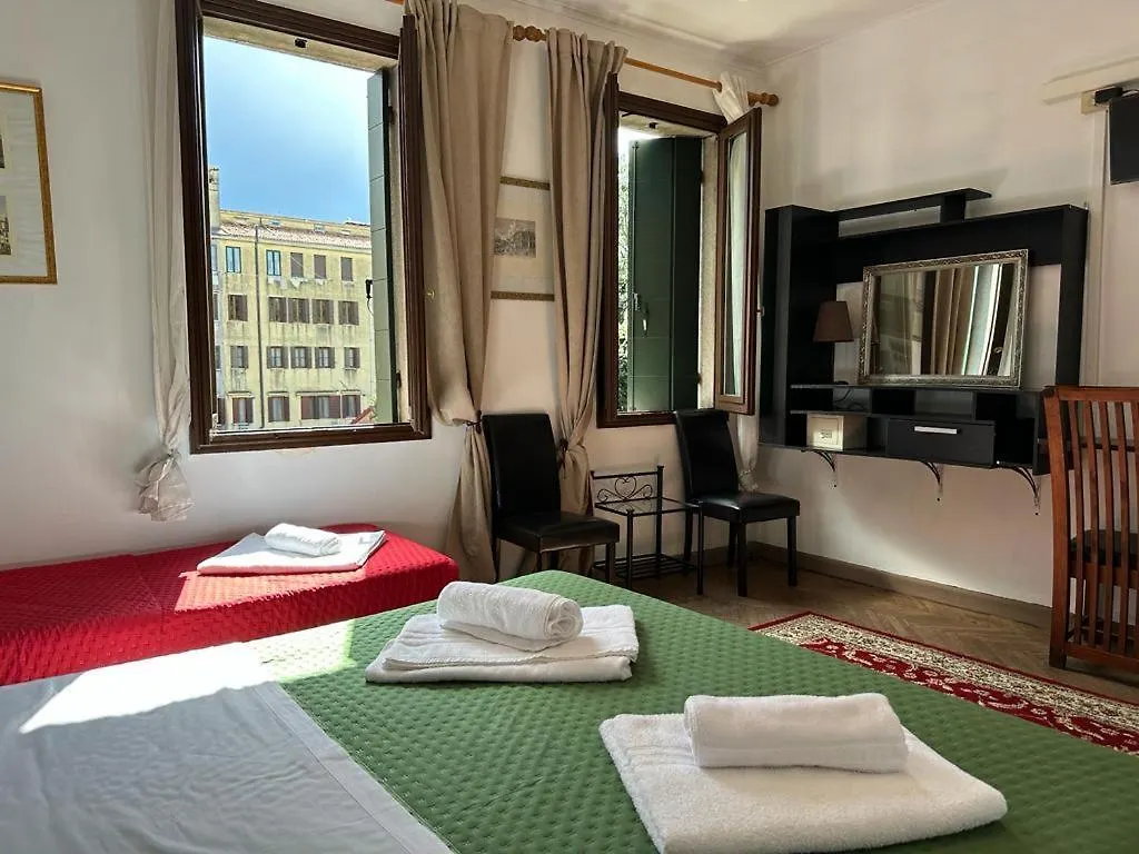 Venice Guest House 0*,  Italia