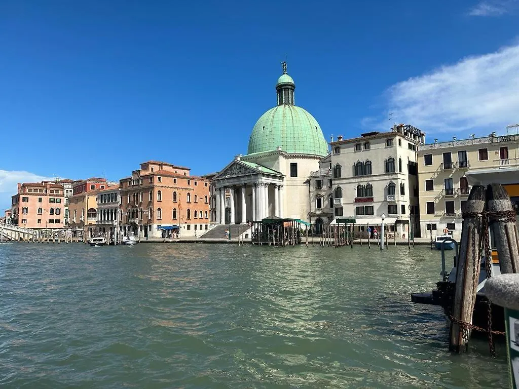 Venice Guest House contacts